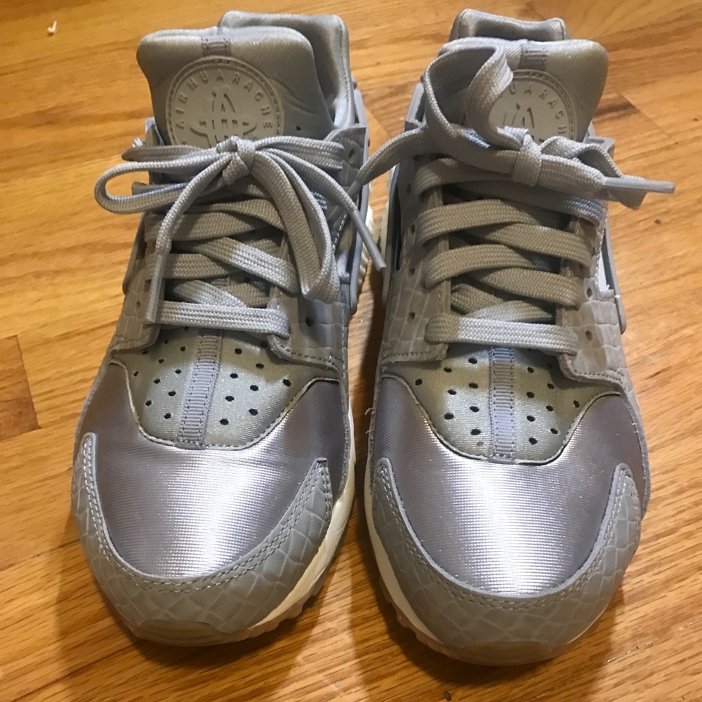 Nike Silver/gray Huarache